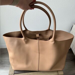 Gabriela Hearst McEwan tote bag in beige. Excellent condition. + Tote organizer.
